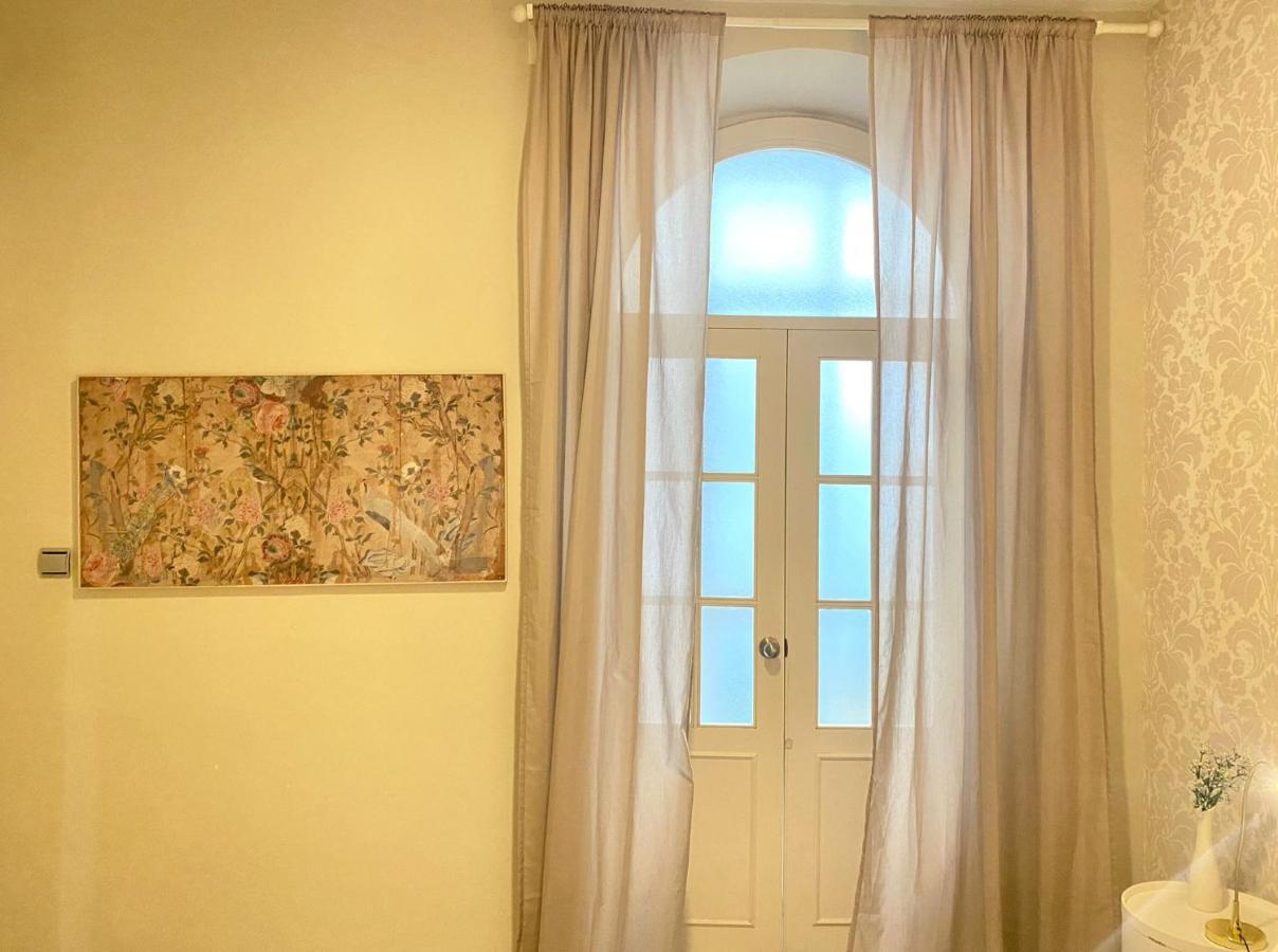 Apartamento Colon 1451 - Pleno Centro Y Wifi Gratis Cadiz Exterior photo